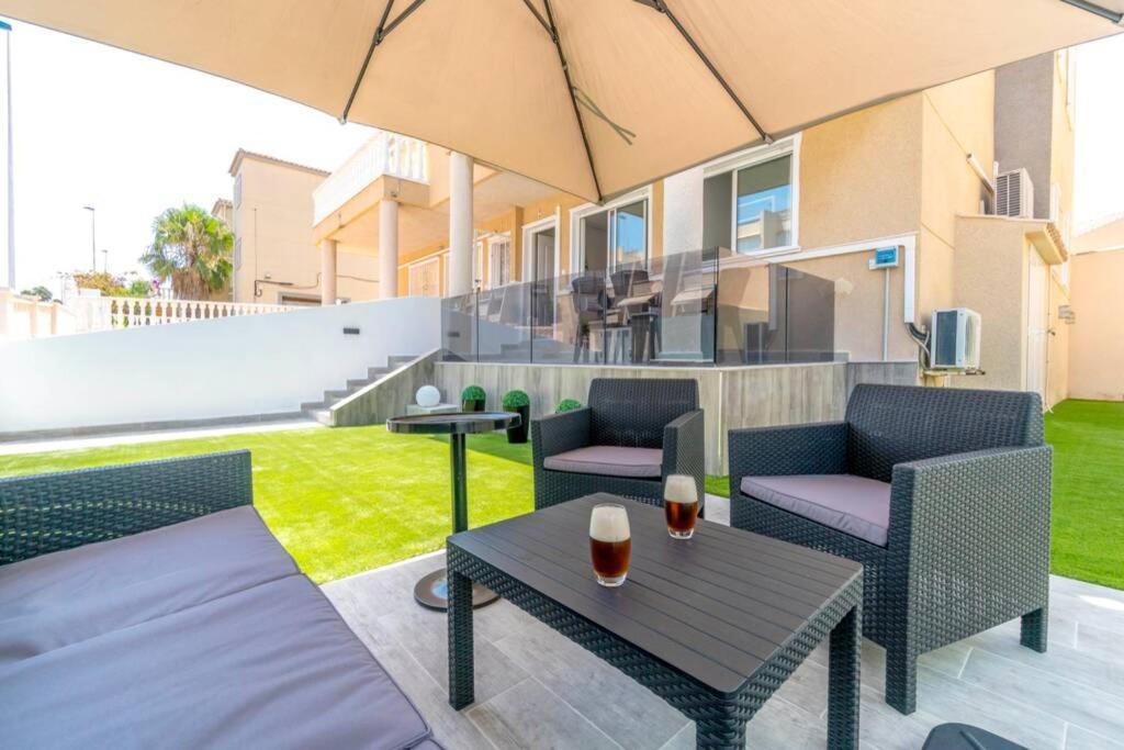 Villa-Capricho Playa - Zeus 托雷维耶哈 外观 照片